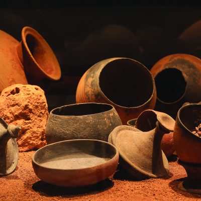 Aadhikarika Keralacharithram - Megalithic era vessels